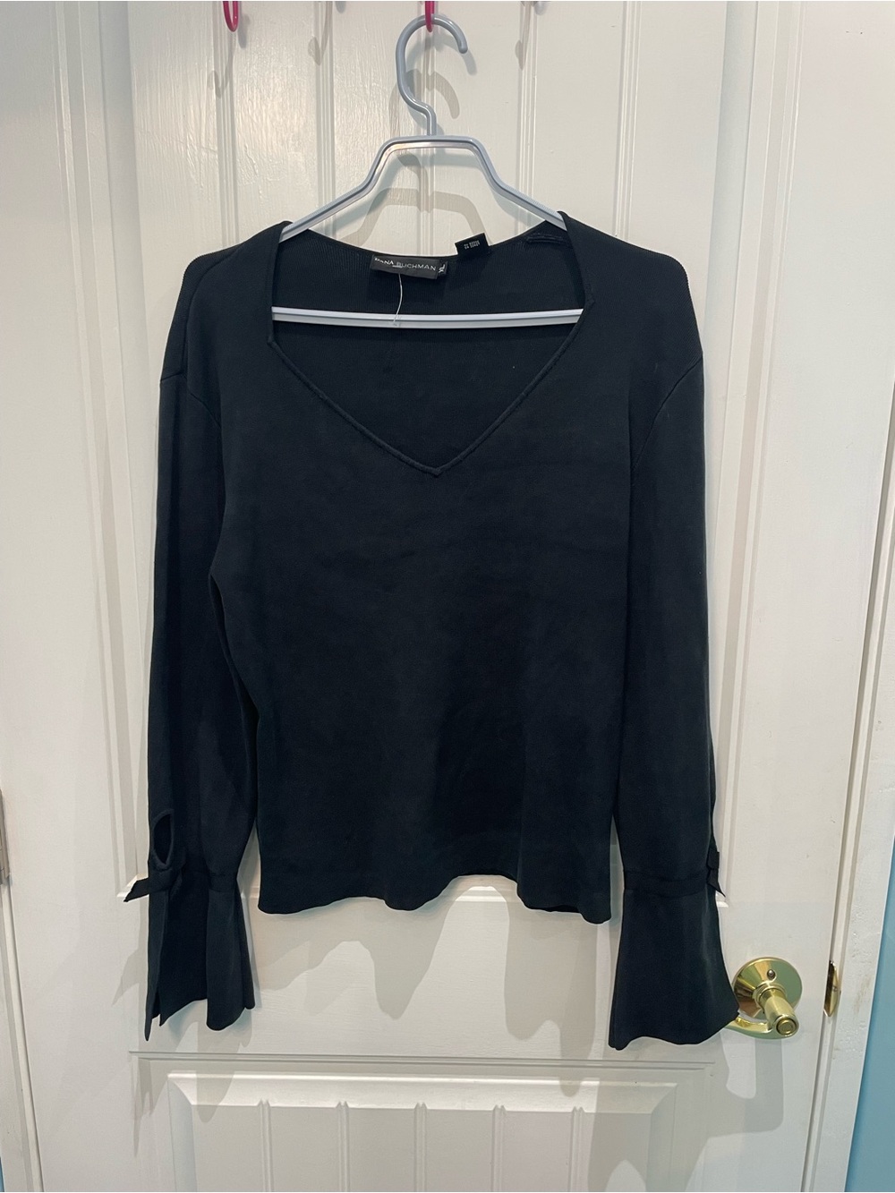 Dana Buchman long sleeve black basic shirt design on sleeves